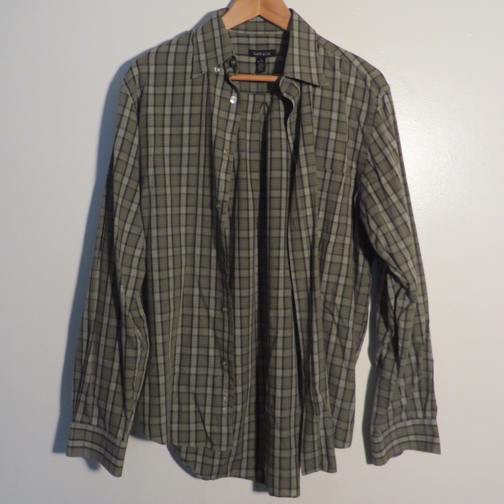 Medium Van Heusen Dress Shirt
